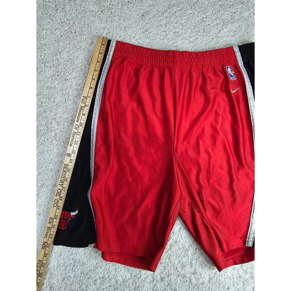 Vintage Chicago Bulls Team Nike Shorts Men’s Size Large Y2K - Picture 6 of 15